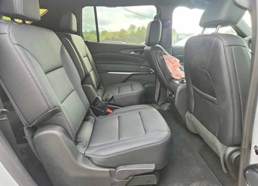 Salvage 2026 Chevrolet Traverse Lt in White