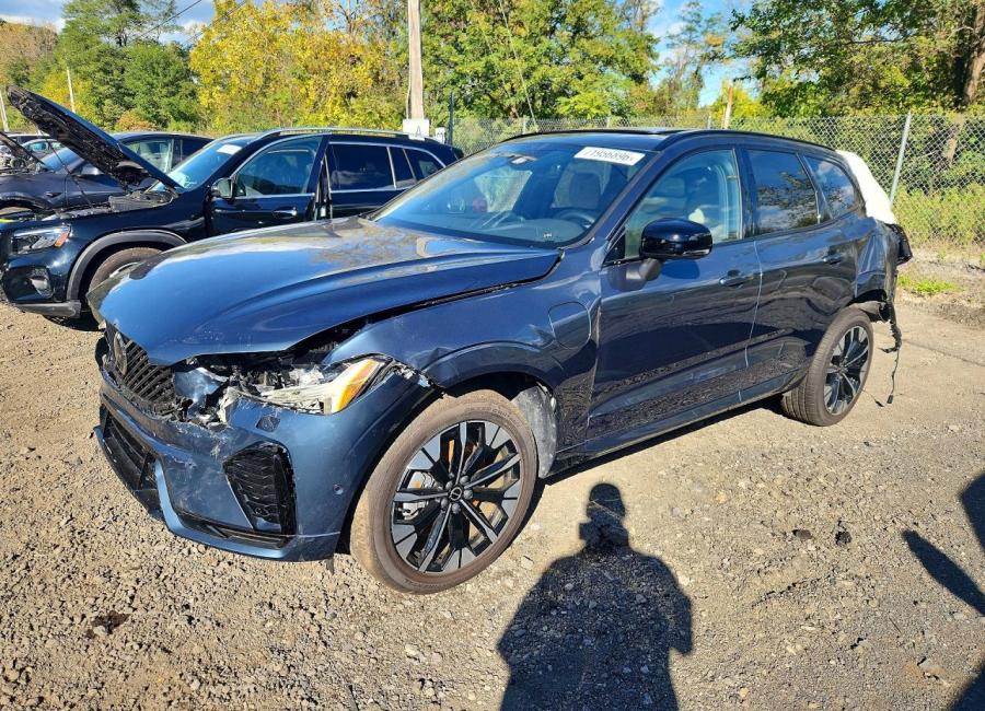 Salvage 2026 Volvo Xc60  in Blue