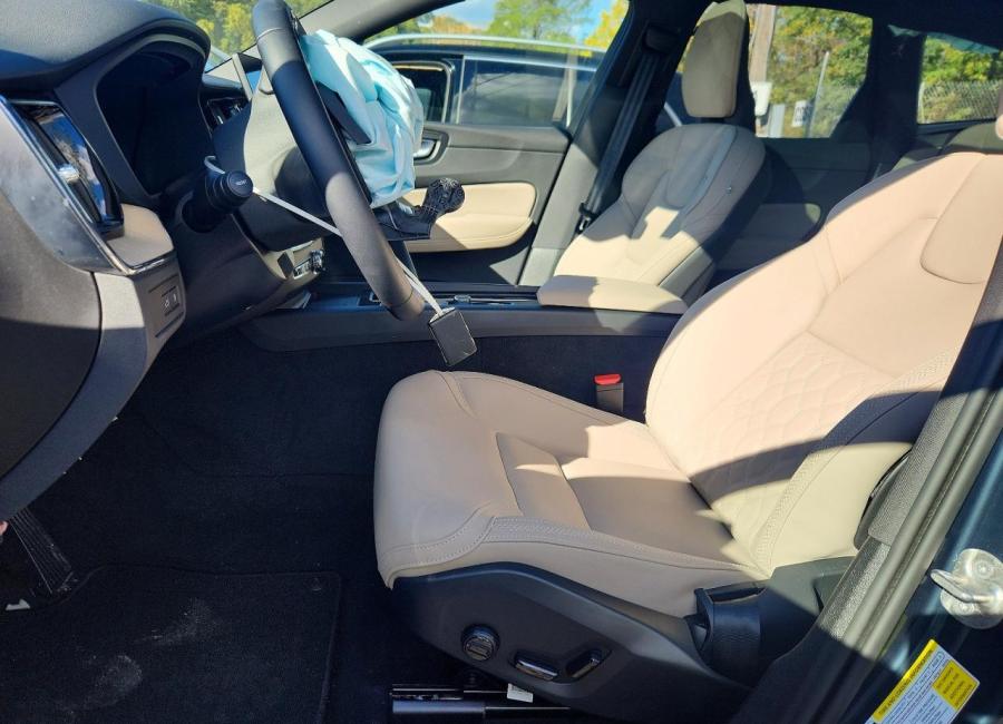 Salvage 2026 Volvo Xc60  in Blue