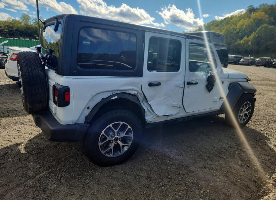 Salvage 2025 Jeep Wrangler  in White