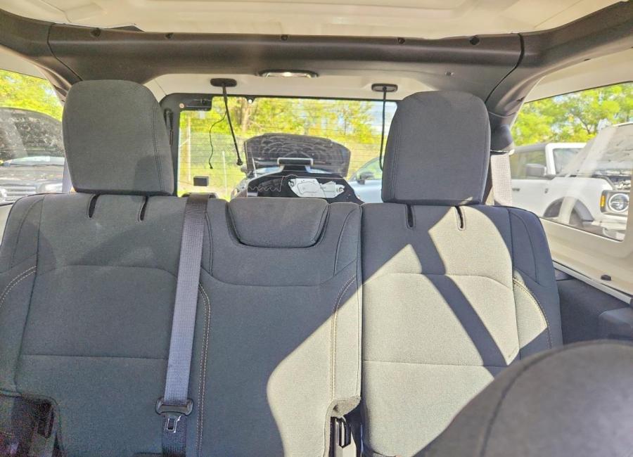 Salvage 2025 Jeep Wrangler  in White