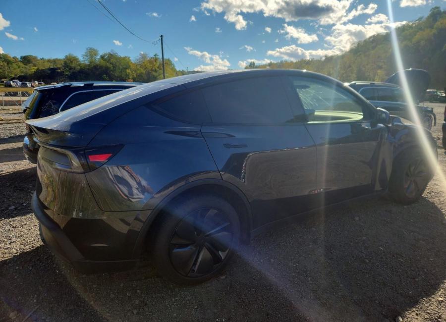 Salvage 2026 Tesla Model Y  in Gray