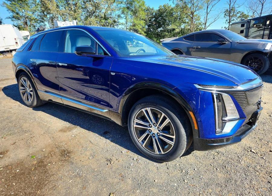 Salvage 2024 Cadillac Lyriq Luxury in Blue