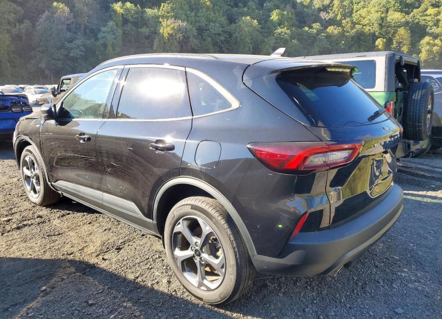 Salvage 2025 Ford Escape  in Black