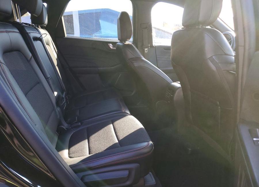 Salvage 2025 Ford Escape  in Black