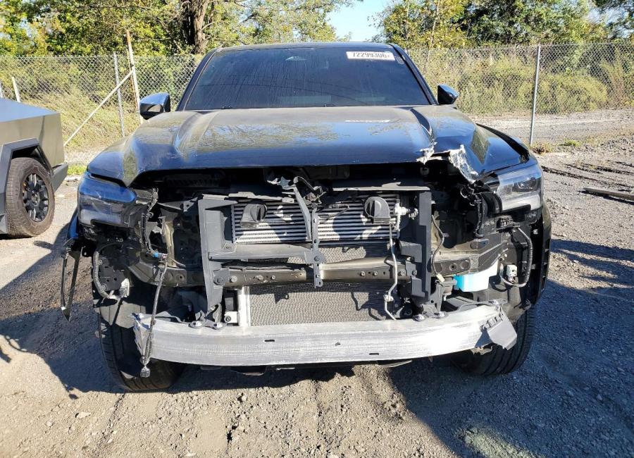 Salvage 2025 Toyota Tacoma Limited in Black