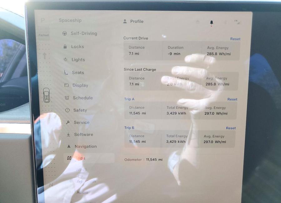 Salvage 2025 Tesla Model X  in Silver