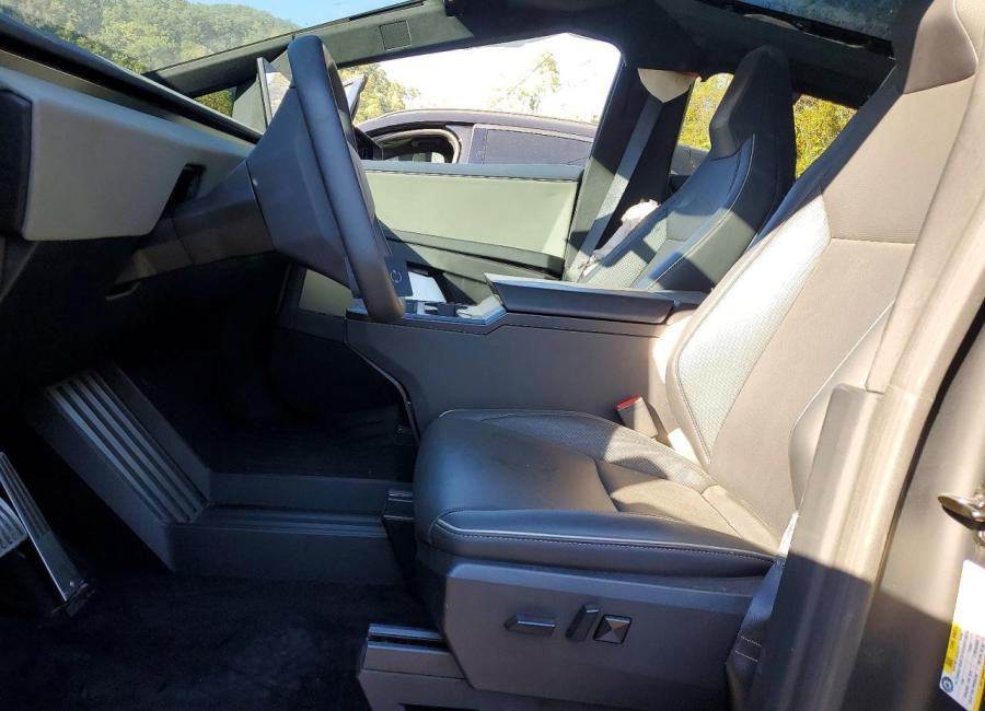 Salvage 2024 Tesla Cybertruck  in Gray