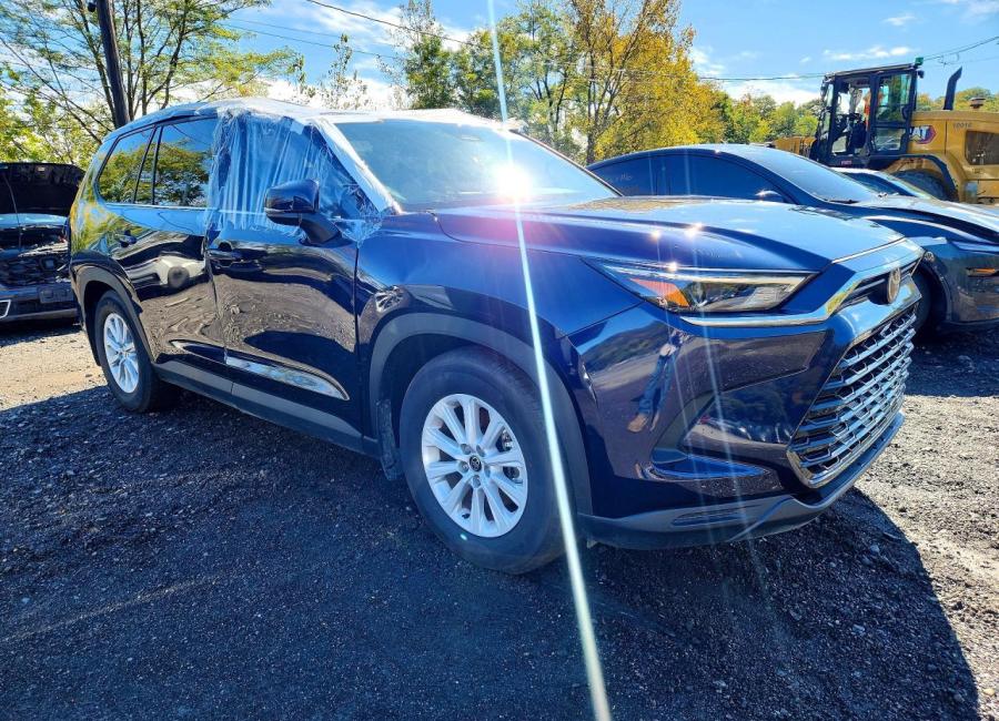 Salvage 2026 Toyota Grand Highlander Xle in Blue