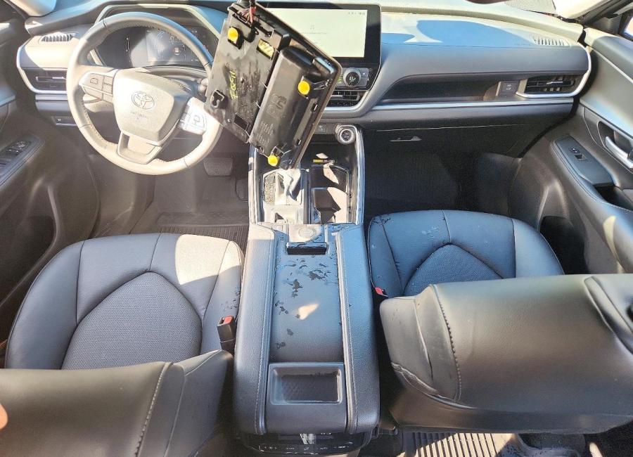Salvage 2026 Toyota Grand Highlander Xle in Blue