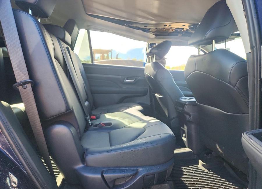 Salvage 2026 Toyota Grand Highlander Xle in Blue