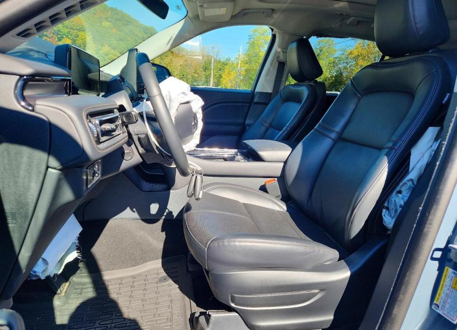 Salvage 2026 Lincoln Aviator  in Blue