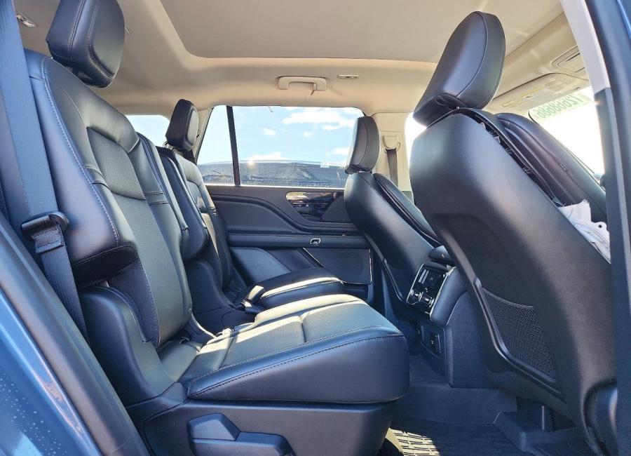 Salvage 2026 Lincoln Aviator  in Blue
