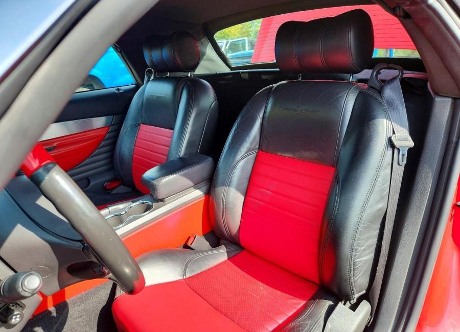 Salvage 2002 Ford Thunderbird  in Red