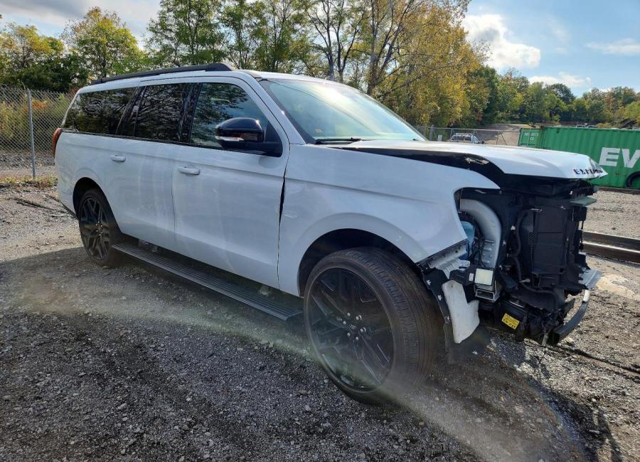 Salvage 2026 Ford Expedition Max Platinum in White