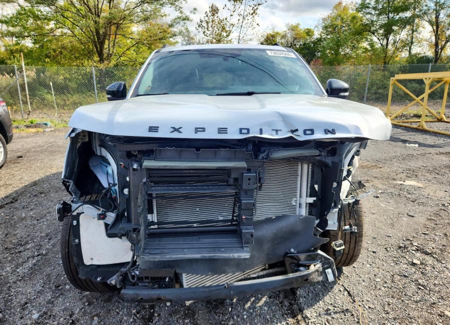 Salvage 2026 Ford Expedition Max Platinum in White