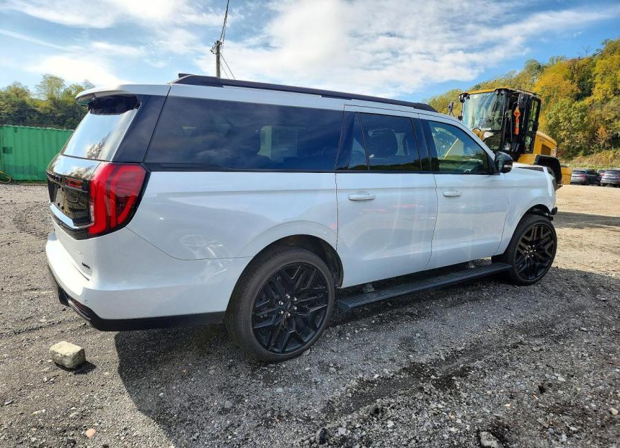 Salvage 2026 Ford Expedition Max Platinum in White