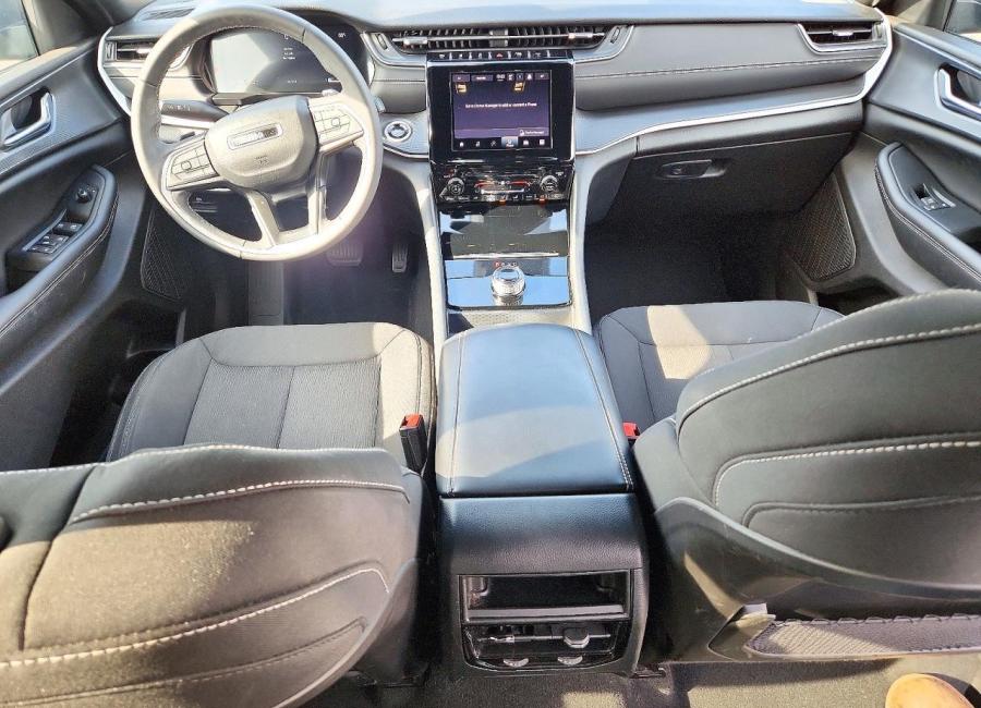 Salvage 2024 Jeep Grand Cherokee Laredo in Gray