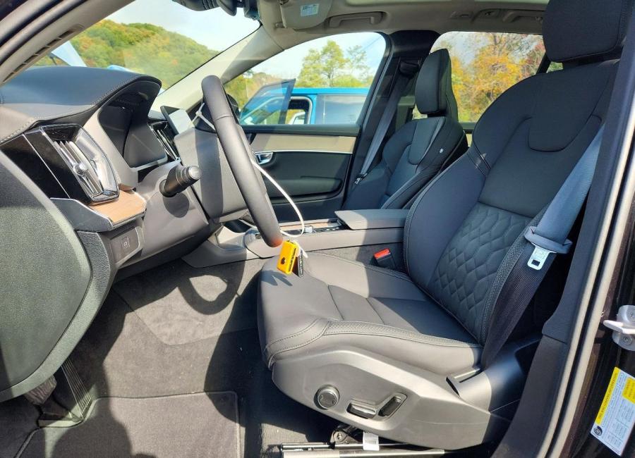 Salvage 2026 Volvo Xc90  in Black