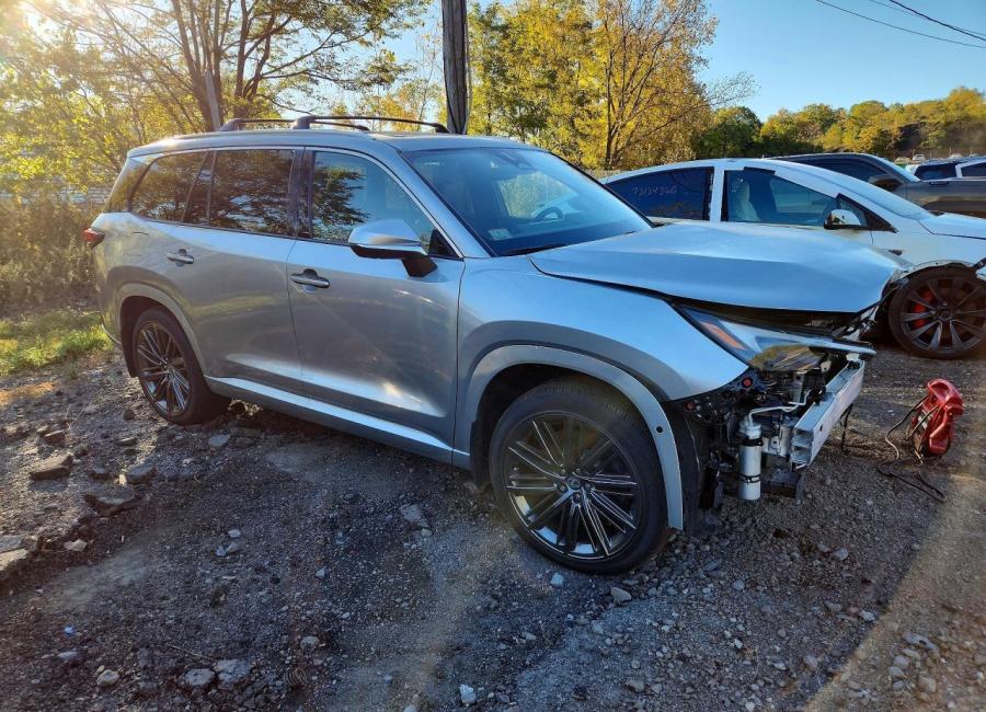 Salvage 2026 Lexus Tx 550h Luxury in Silver