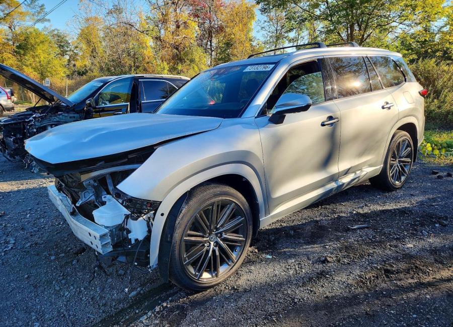 Salvage 2026 Lexus Tx 550h Luxury in Silver