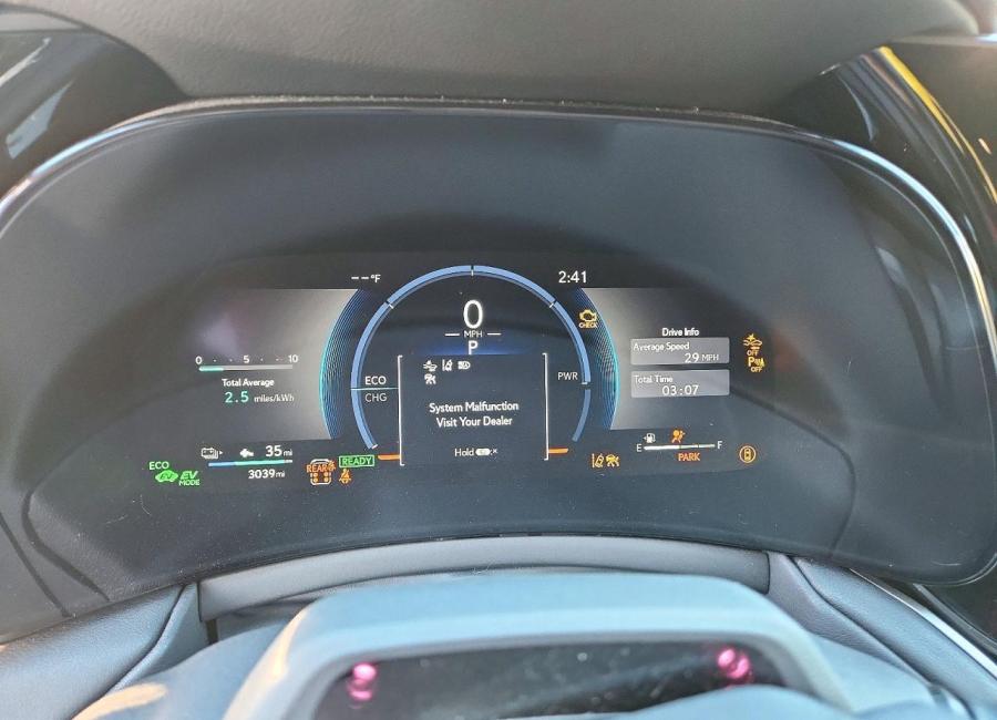 Salvage 2026 Lexus Tx 550h Luxury in Silver
