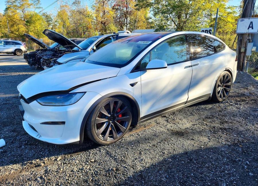 Salvage 2024 Tesla Model X  in White
