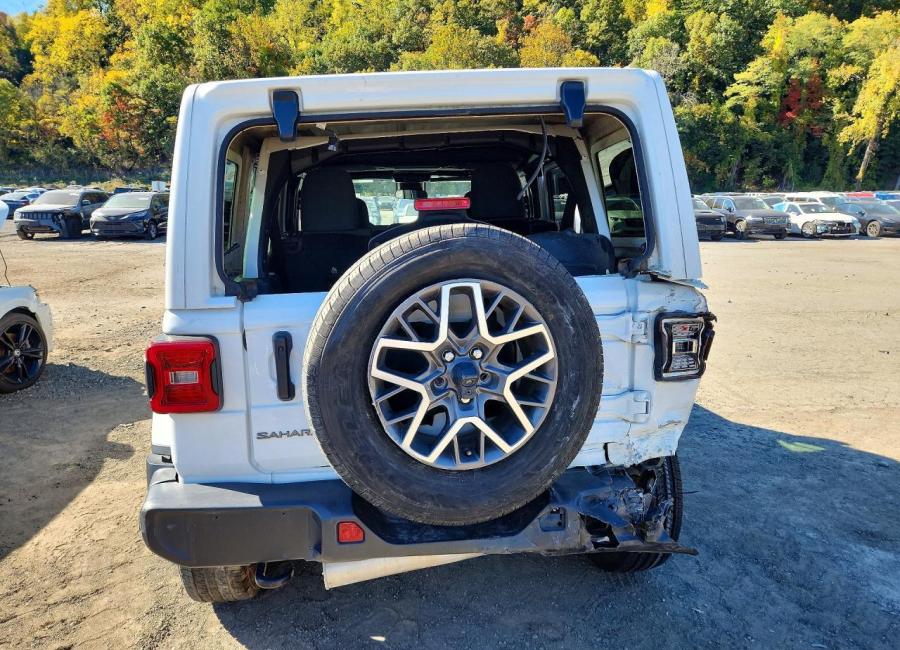 Salvage 2025 Jeep Wrangler Sahara in White