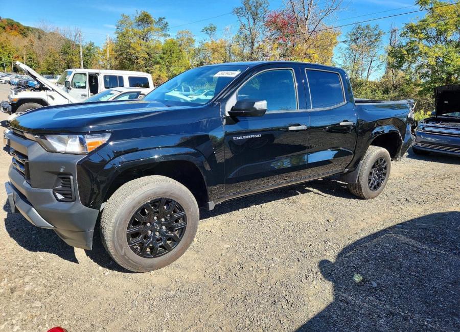 Salvage 2025 Chevrolet Colorado  in Black