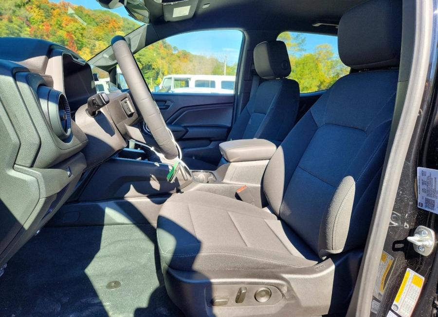 Salvage 2025 Chevrolet Colorado  in Black