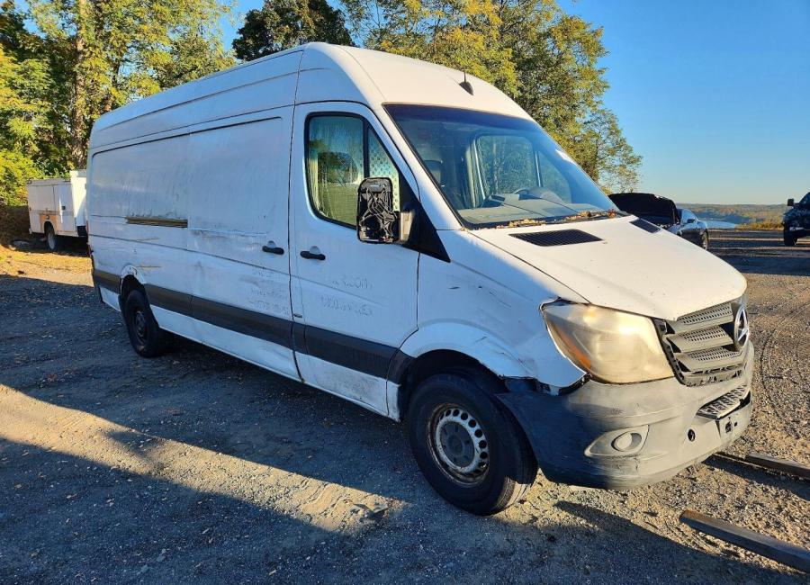 Salvage 2016 Mercedes Benz Sprinter  in White