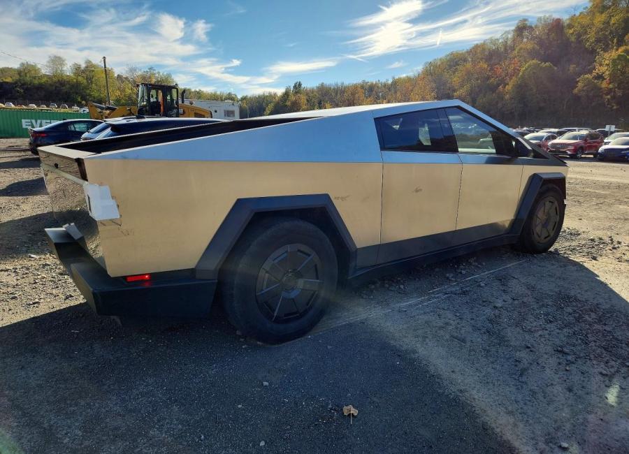 Salvage 2024 Tesla Cybertruck  in Silver