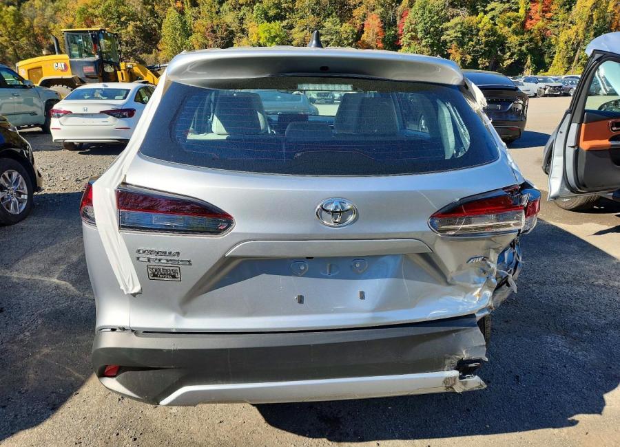 Salvage 2026 Toyota Corolla Cross  in Silver