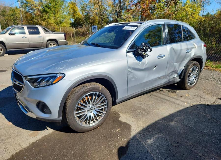 Salvage 2025 Mercedes Benz Glc 300 4matic in Gray