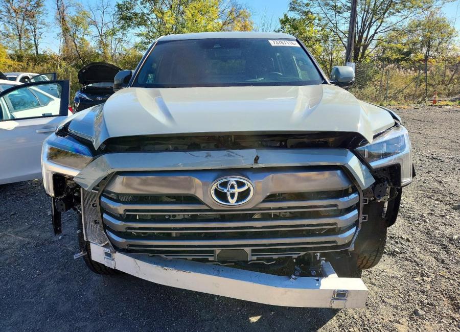 Salvage 2026 Toyota Sequoia Platinum in Green