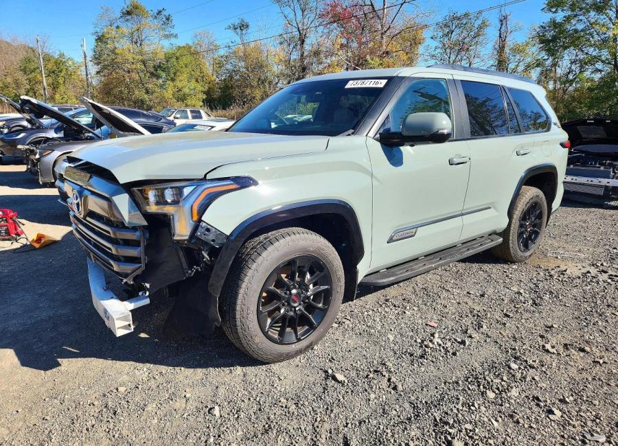 Salvage 2026 Toyota Sequoia Platinum in Green