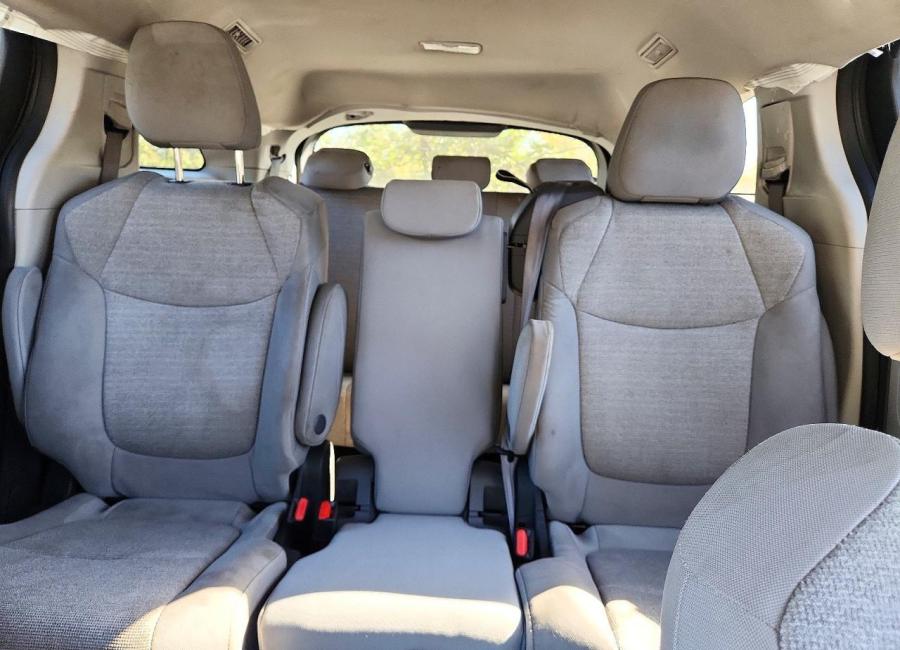Salvage 2024 Toyota Sienna  in Black