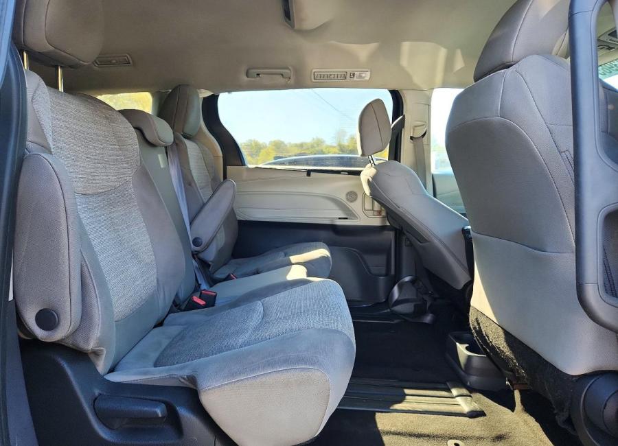 Salvage 2024 Toyota Sienna  in Black