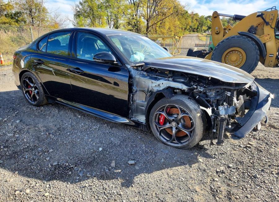 Salvage 2023 Alfa Romeo Giulia Quadrifoglio in Black