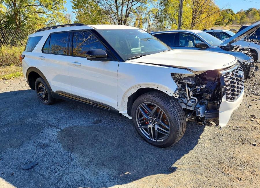 Salvage 2026 Ford Explorer St in White