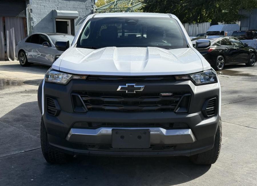 Salvage 2026 Chevrolet Colorado  in White