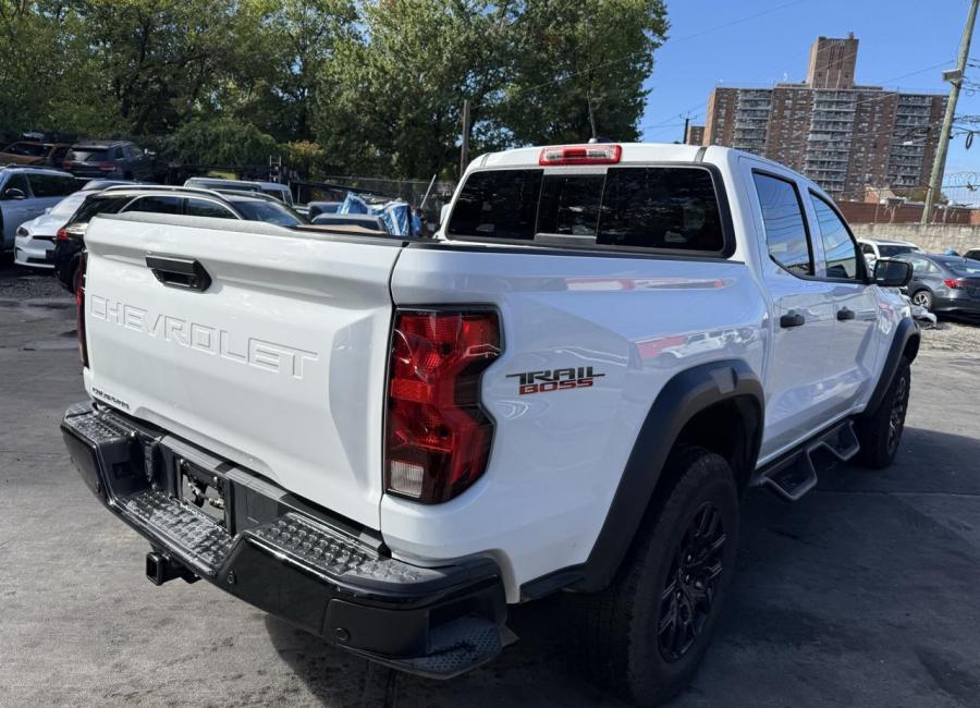 Salvage 2026 Chevrolet Colorado  in White