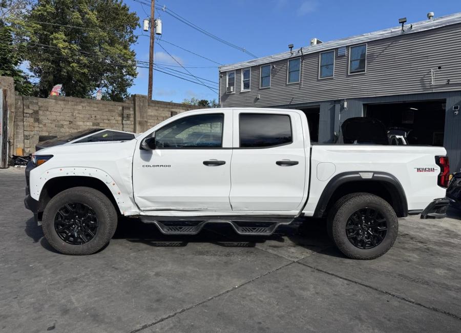 Salvage 2026 Chevrolet Colorado  in White