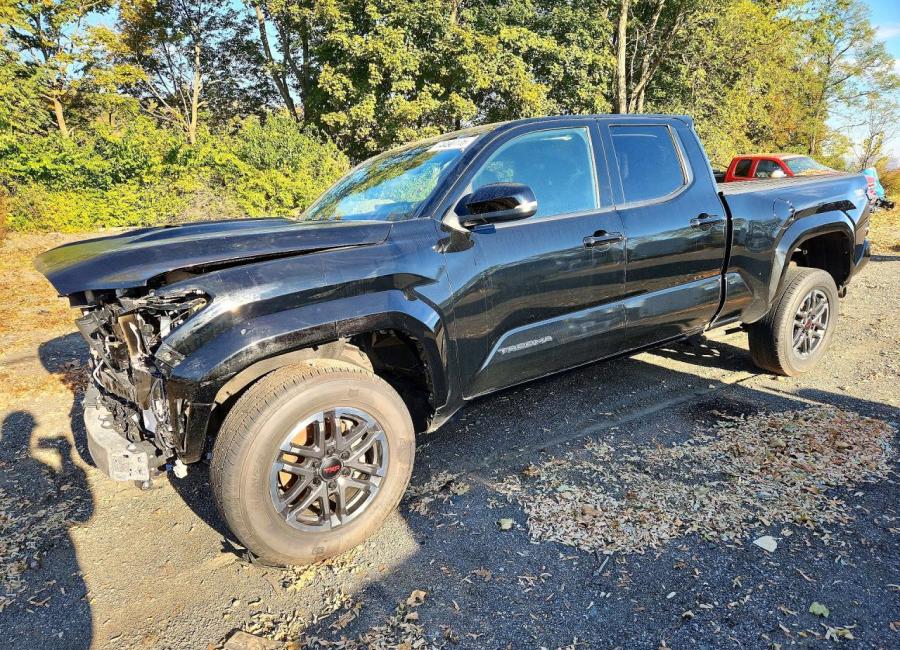 Salvage 2025 Toyota Tacoma Trd Sport in Black