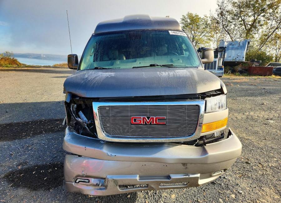 Salvage 2021 Gmc Savana Explorer Rx in Brown
