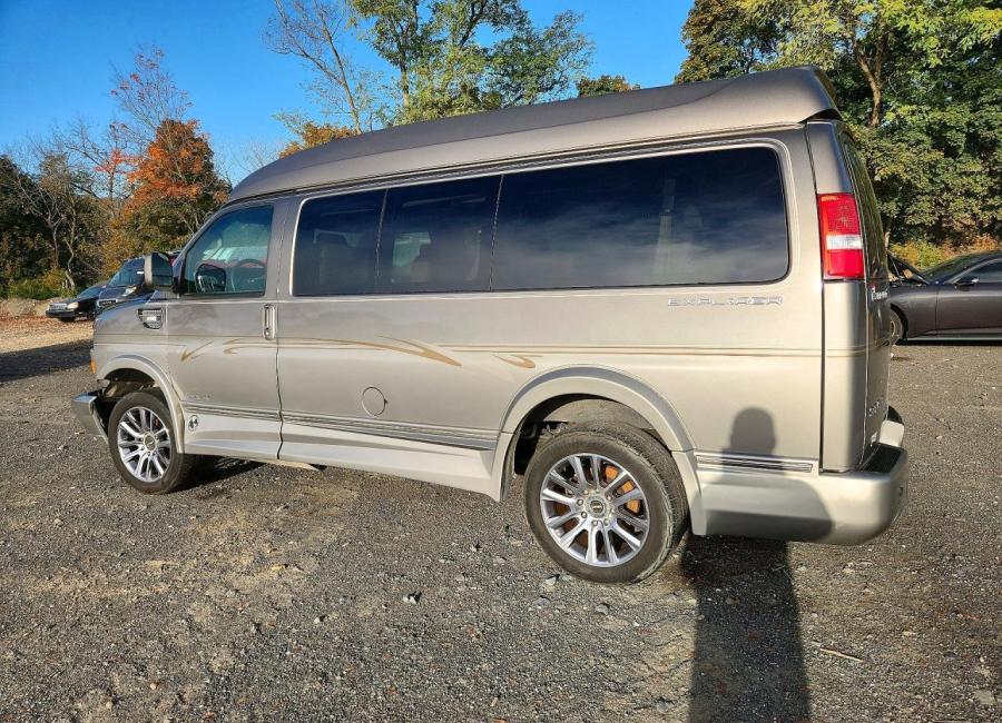 Salvage 2021 Gmc Savana Explorer Rx in Brown