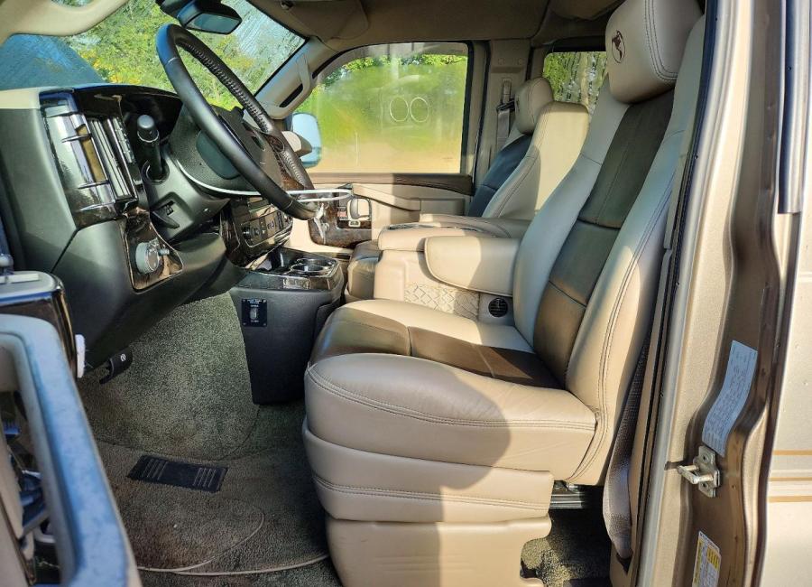Salvage 2021 Gmc Savana Explorer Rx in Brown