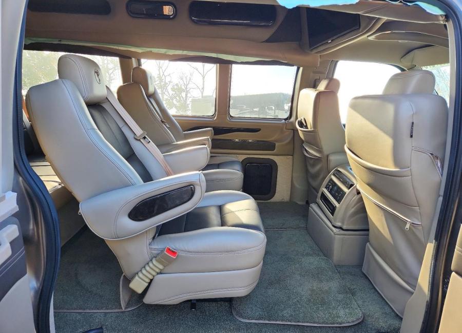 Salvage 2021 Gmc Savana Explorer Rx in Brown