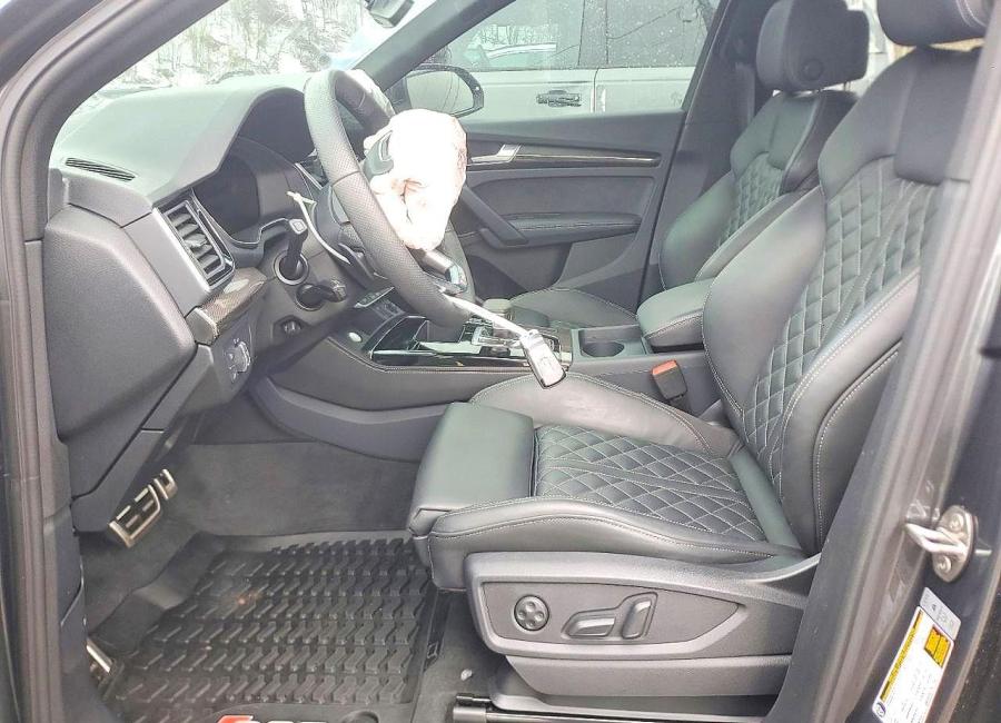 Salvage 2025 Audi Sq5  in Gray