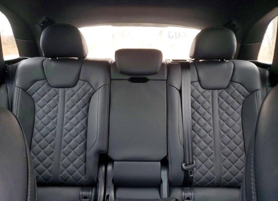 Salvage 2025 Audi Sq5  in Gray